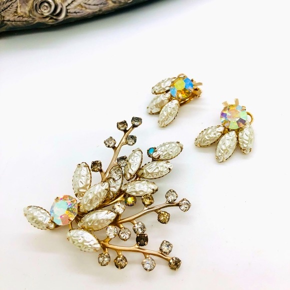 Vintage Rhinestone Lava Demi Parure Brooch & Earrings - Picture 6 of 11